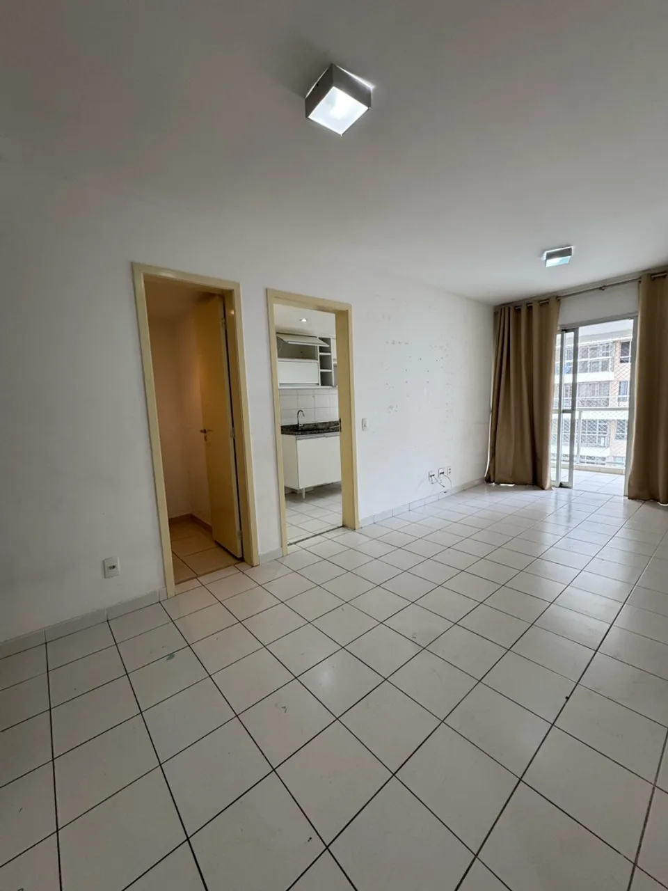 3-bedroom apartment in a building with a gym — photo 11