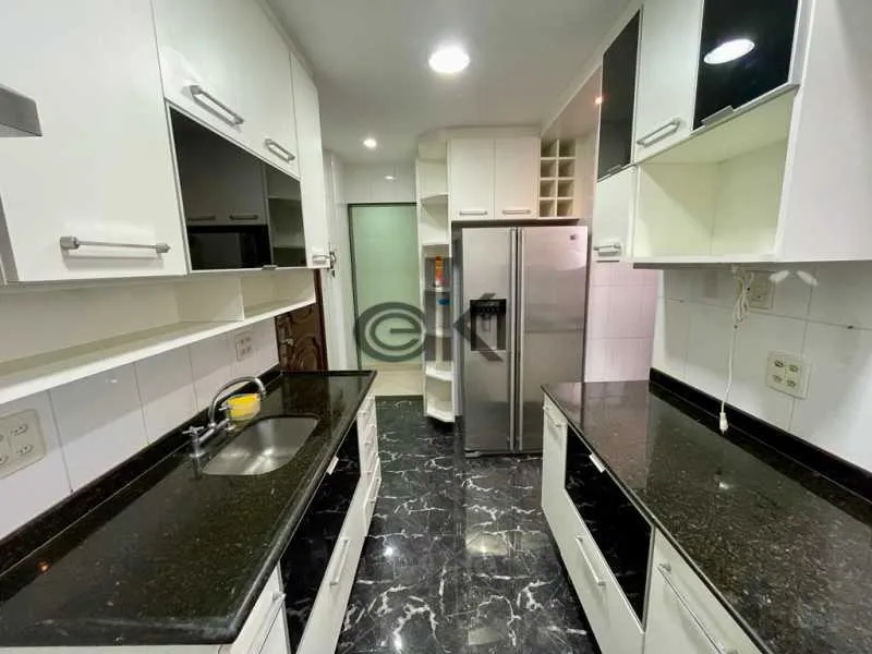 Furnished apartment, 98 m², with a glass-enclosed balcony — photo 7