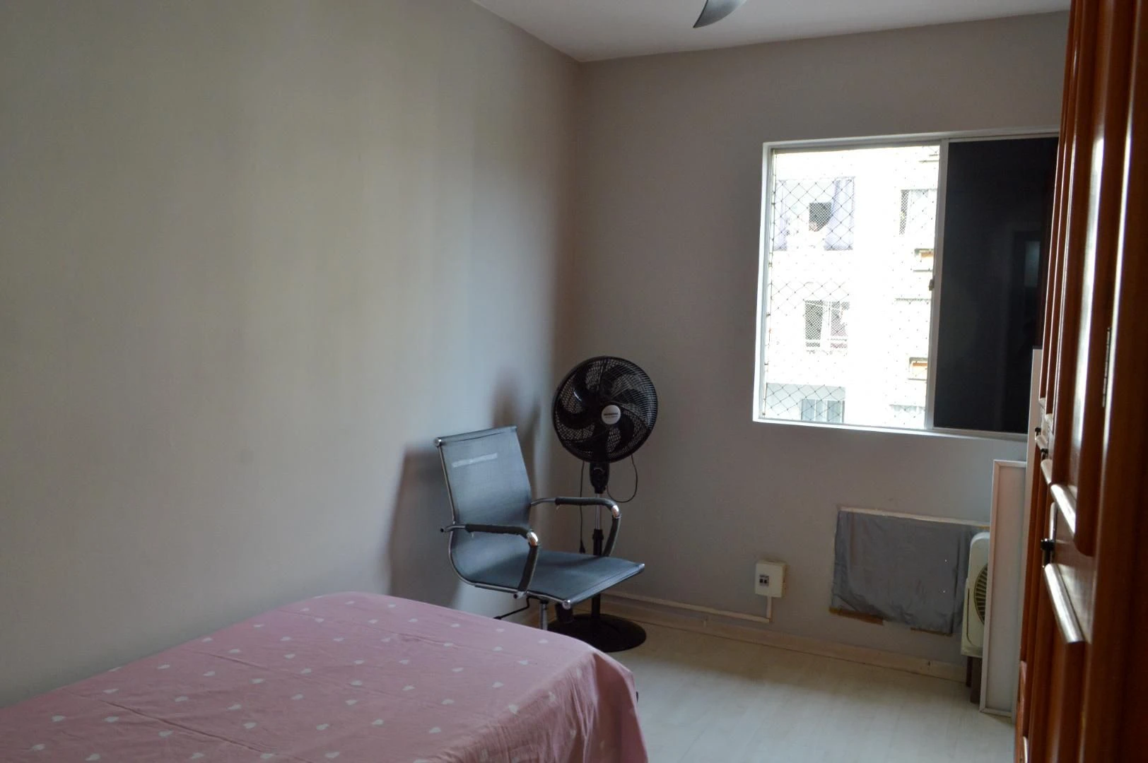 Apartamento amueblado de 2 dormitorios con balcón — photo 26