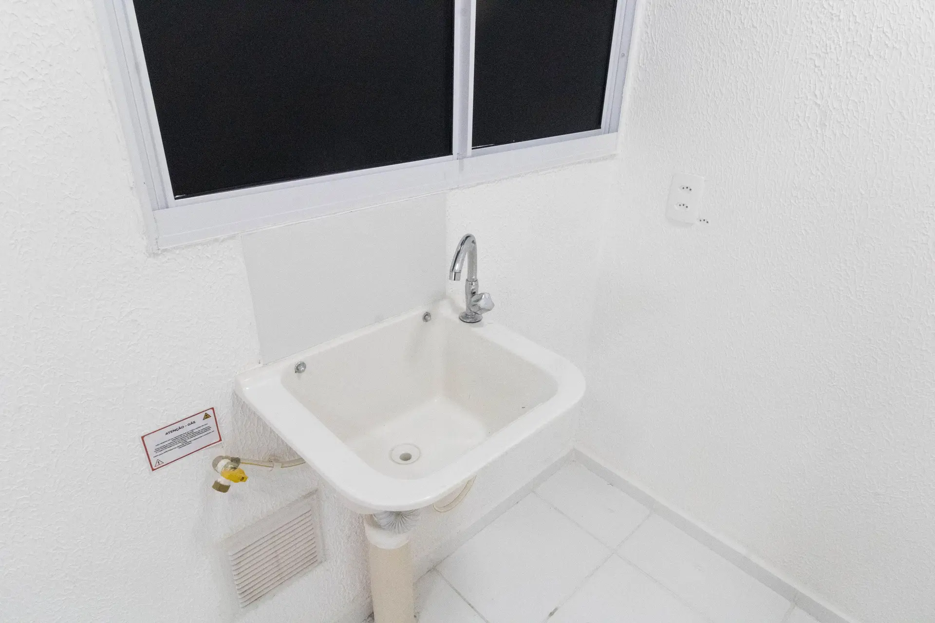 Apartment, 46 m², with wood or laminate floors — photo 24