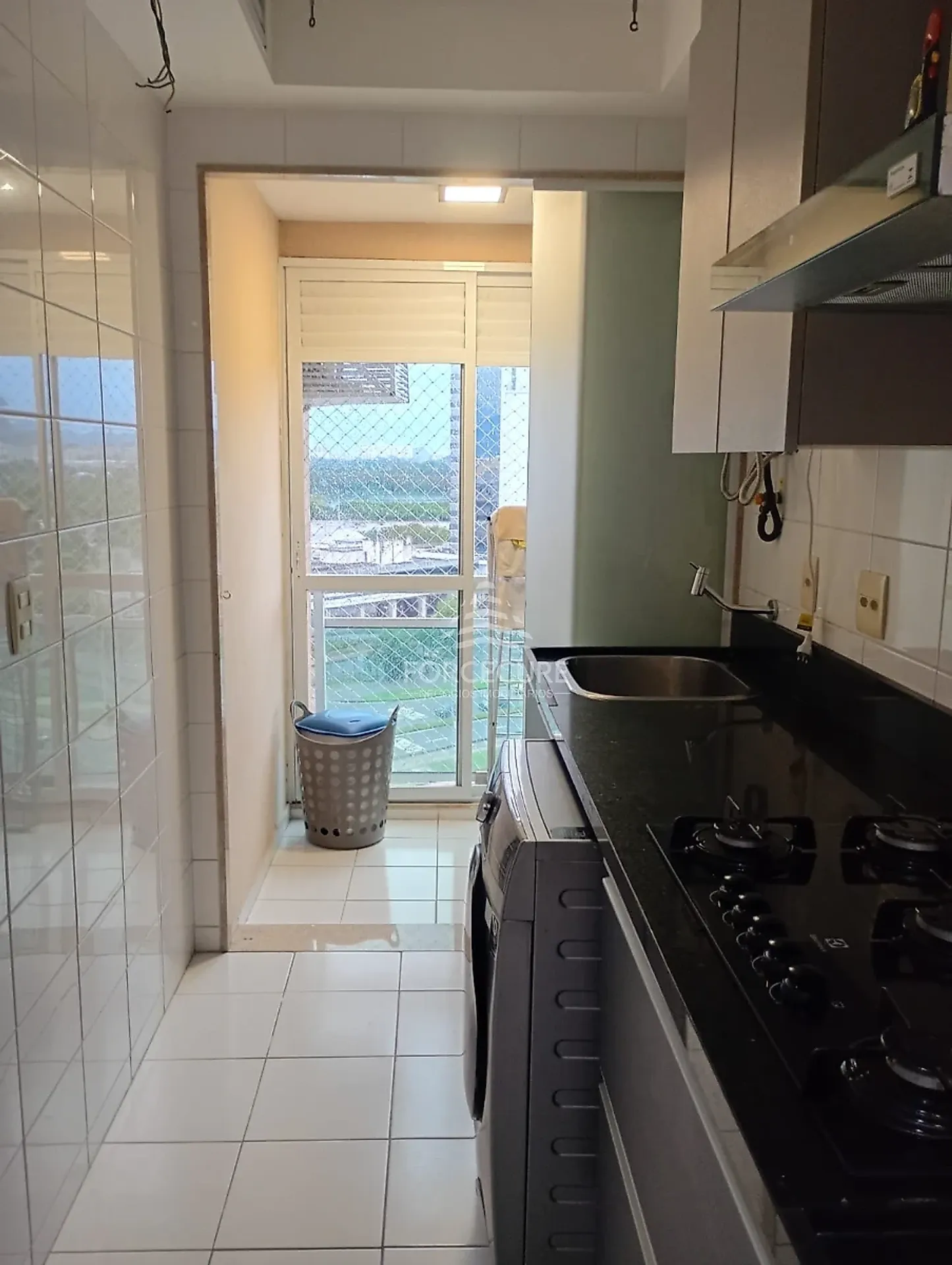 Glass-enclosed balcony in a 2-bedroom apartment, 100 m² — photo 25