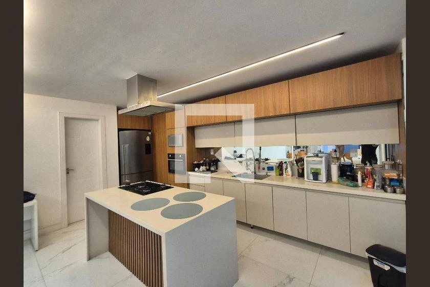 Будинок на 4 спальні з 270 м² і кухнею відкритого плану — photo 42