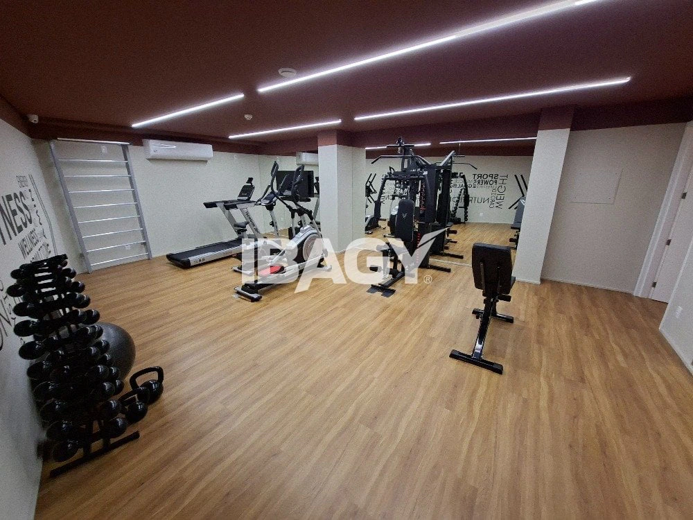 30 m² apartment with 1 bedroom and tall windows — photo 21