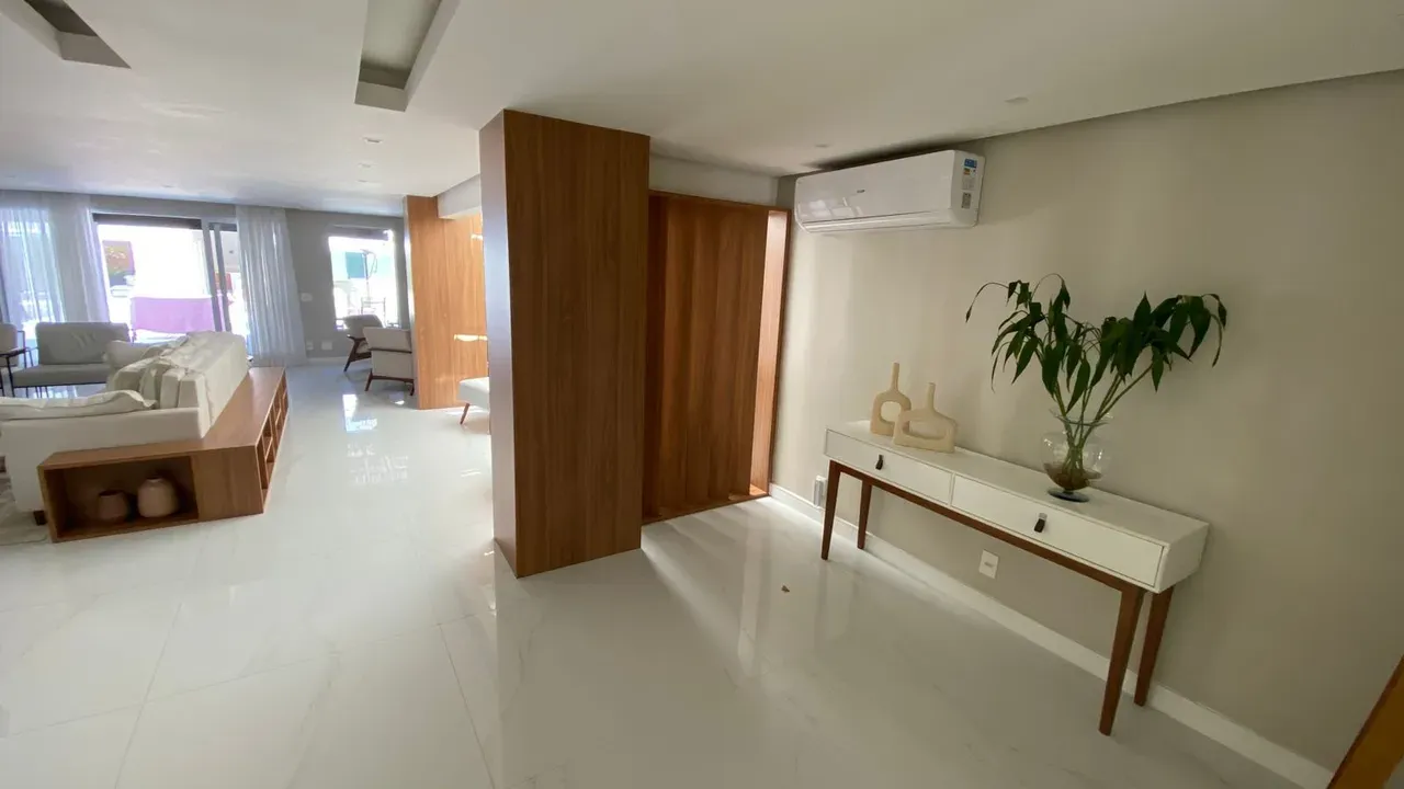 500 m² house with 4 bedrooms and a terrace — photo 26