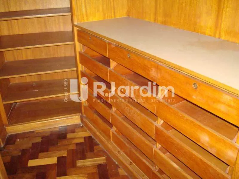 Furnished 4-bedroom apartment with 4 baths, 133 m² — photo 14
