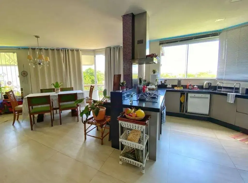 Furnished house with 3 en-suite bedrooms and 4 baths — photo 33