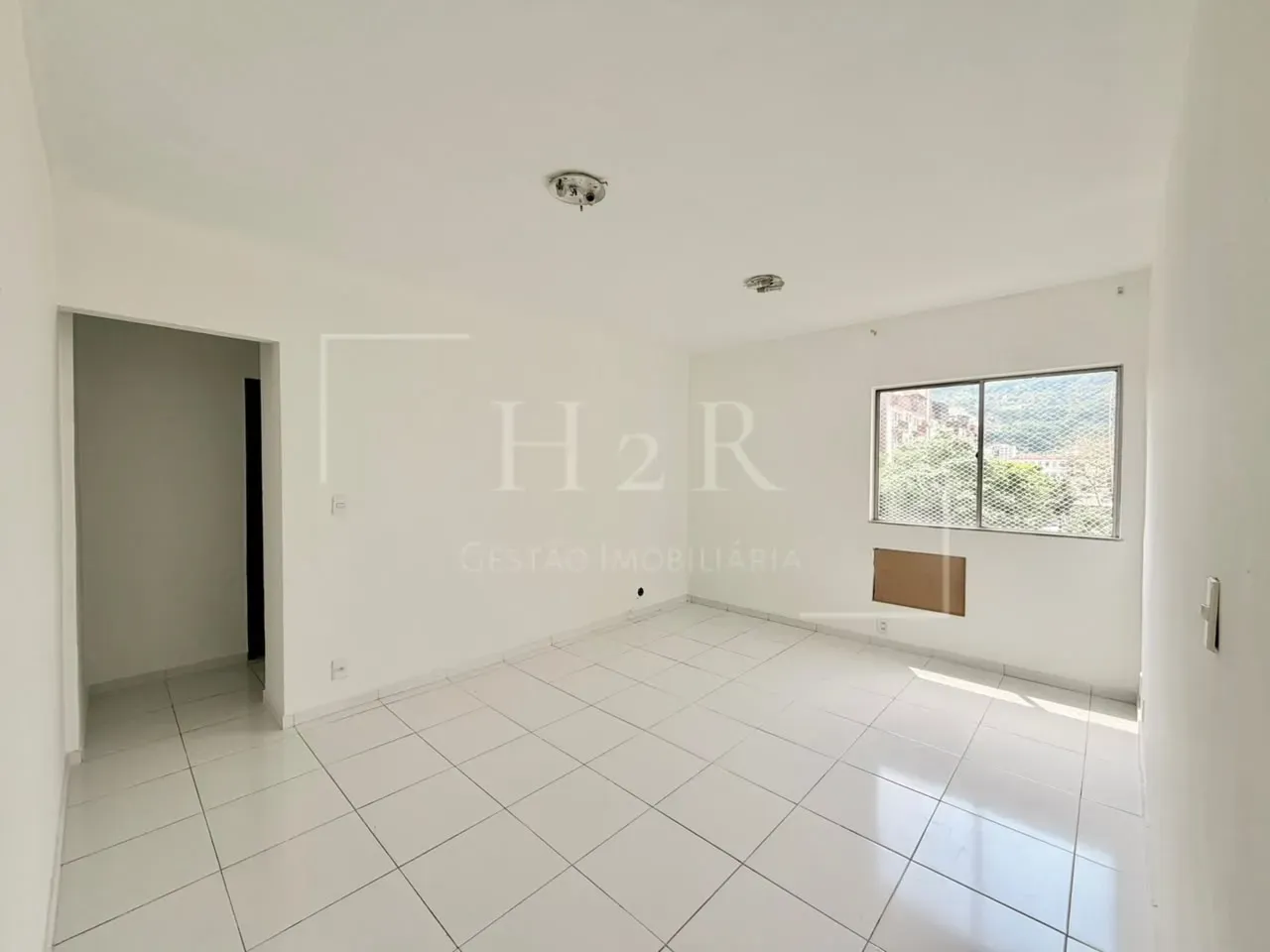 One-bedroom apartment with a mountain view in Rio de Janeiro — photo 6