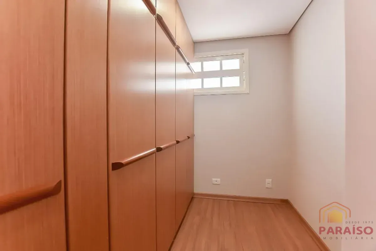 689 m² house with 5 bedrooms and 7 bathrooms — photo 21