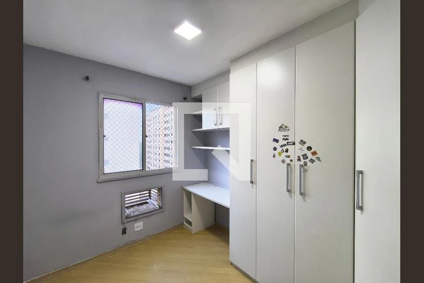 2-bedroom apartment with wood or laminate floors — photo 29
