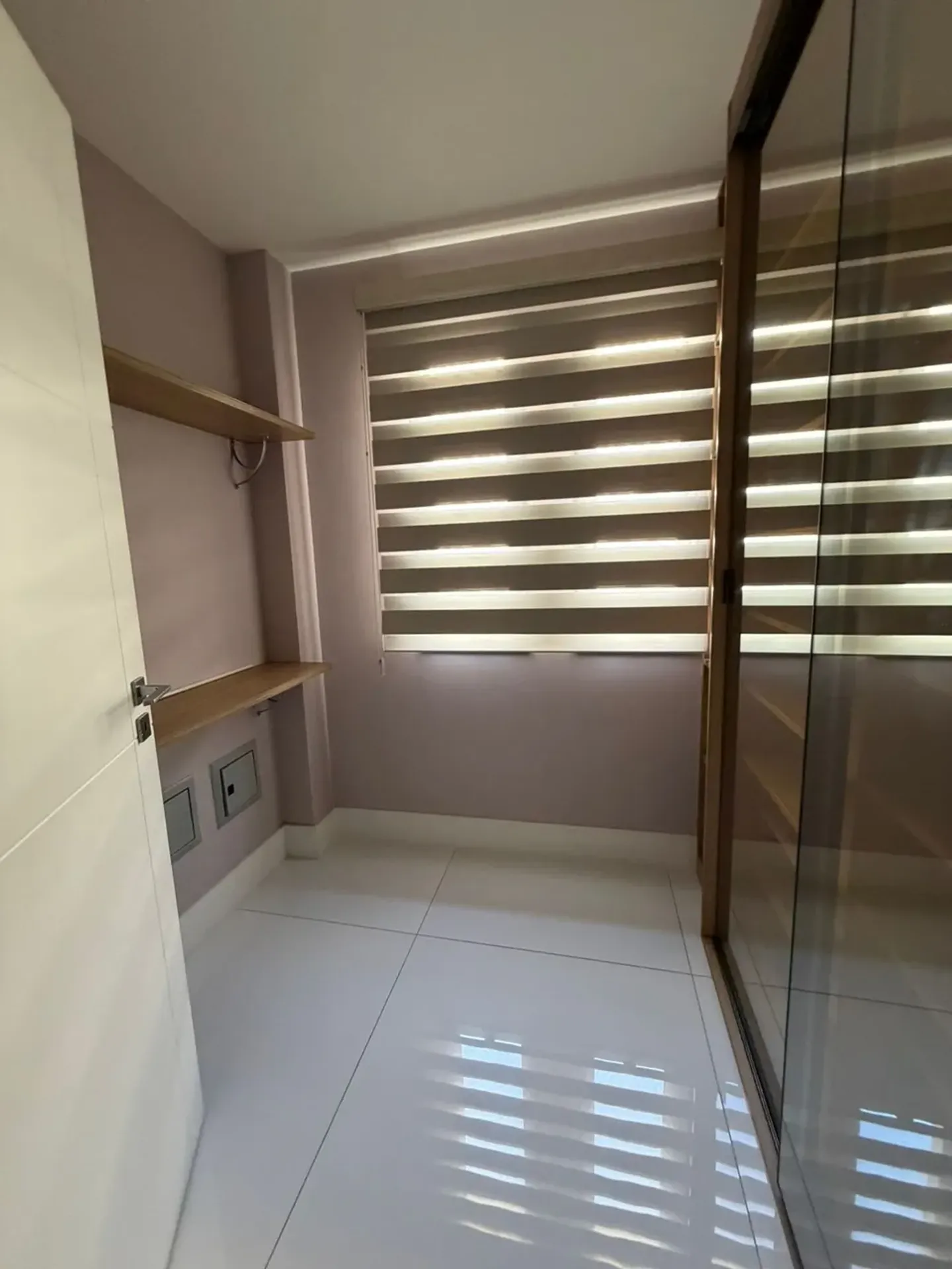 Casa com cozinha americana, 4 quartos e 5 banheiros, 980 m² — photo 22