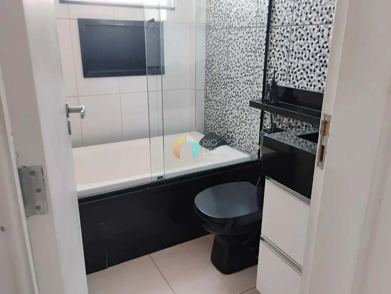 Furnished penthouse with 3 bedrooms and a balcony — photo 16