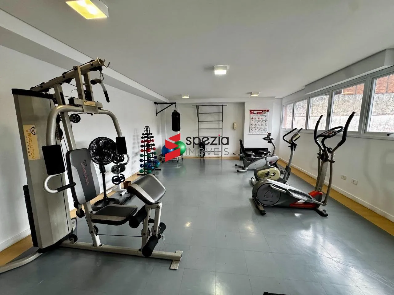 Рабочее место и 2 спальни: квартира 52 м² — photo 24
