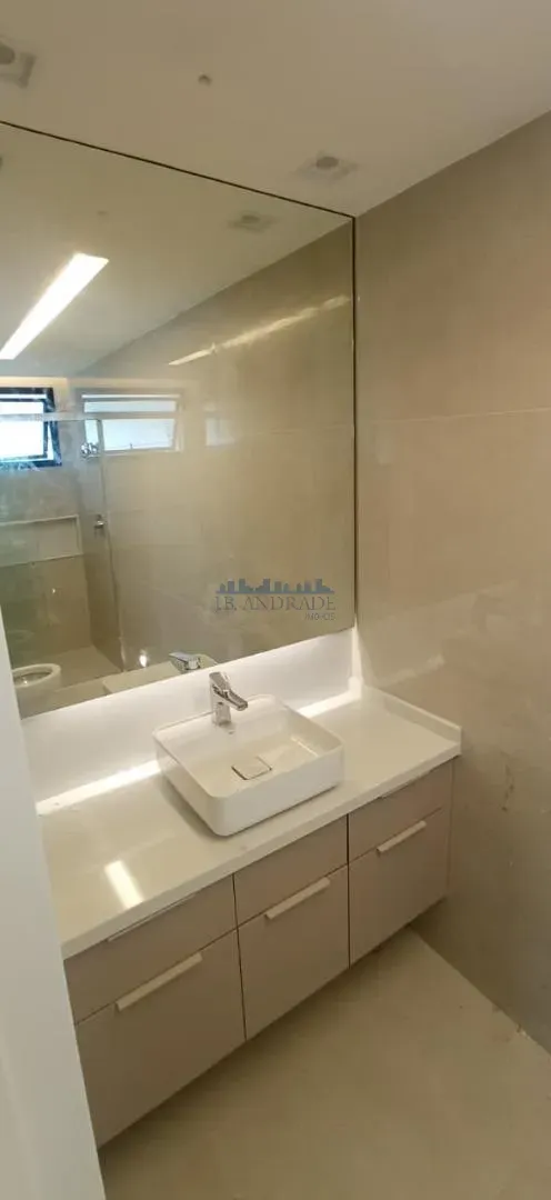 2-bedroom apartment with a water view in Rio de Janeiro — photo 38