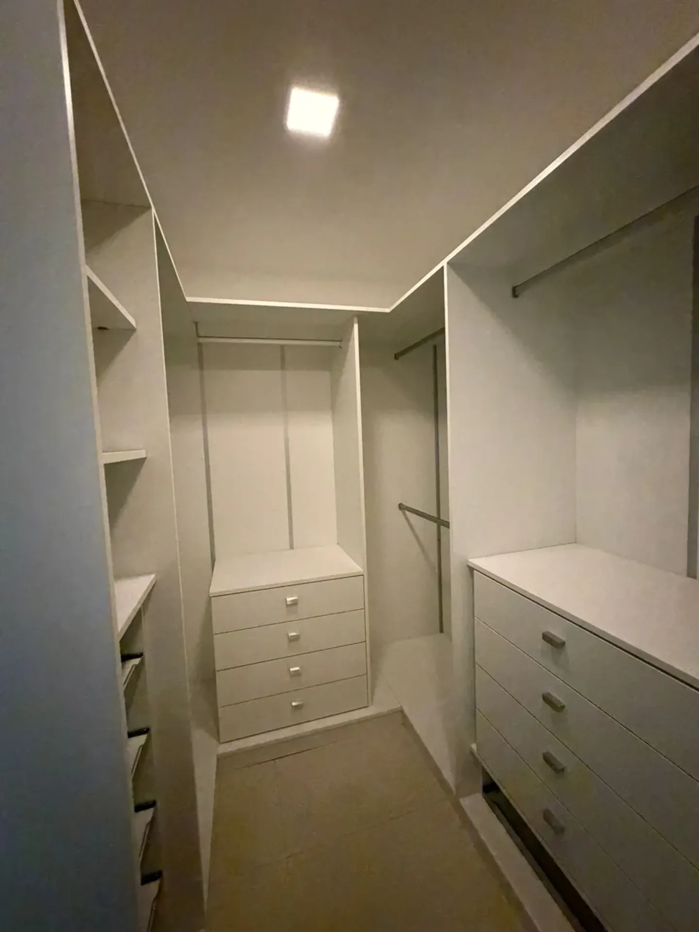 Rental house with 4 bedrooms, 5 baths and 360 m² — photo 24