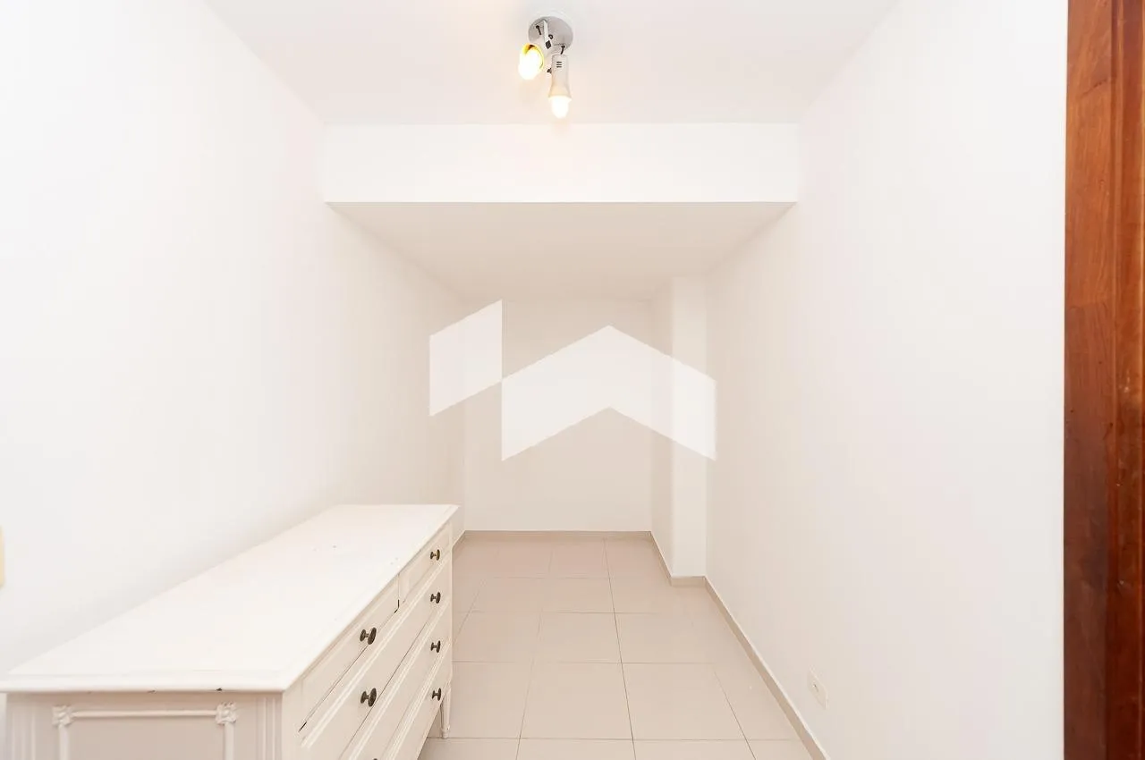 380 m² apartment with private laundry area — photo 49