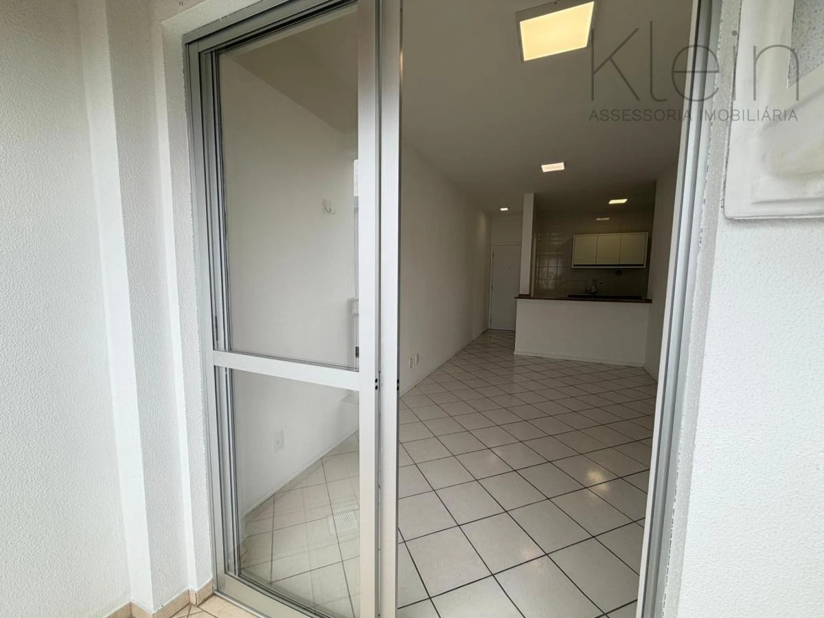 Glass-enclosed balcony in a 3-bedroom apartment, 75 m² — photo 42
