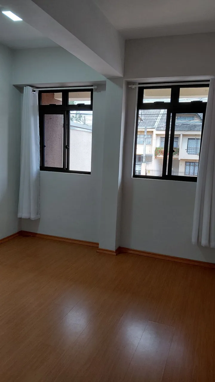 3-bedroom, 159 m² house in Curitiba — photo 2