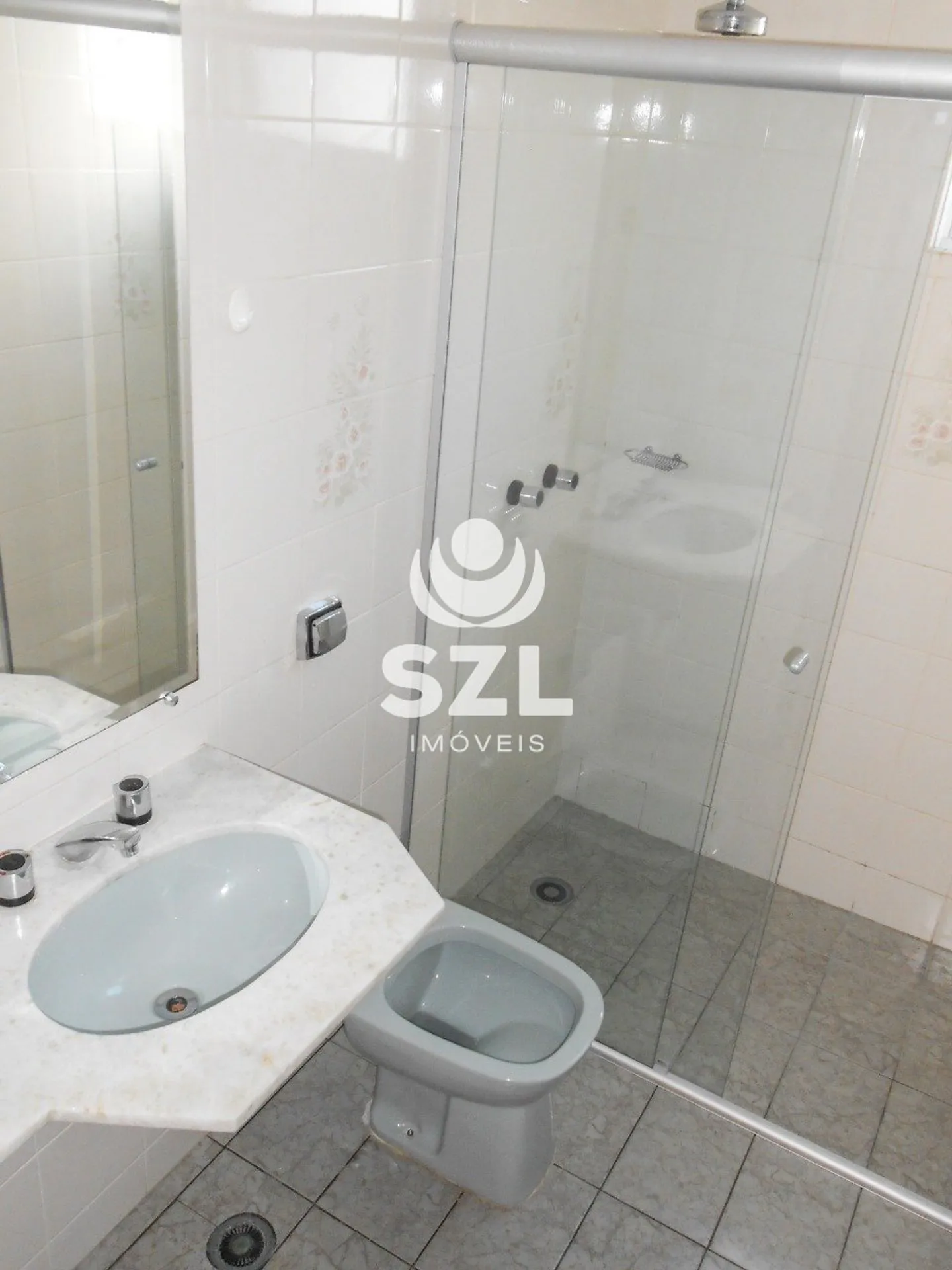 Apartment, 79 m², with wood or laminate floors — photo 9
