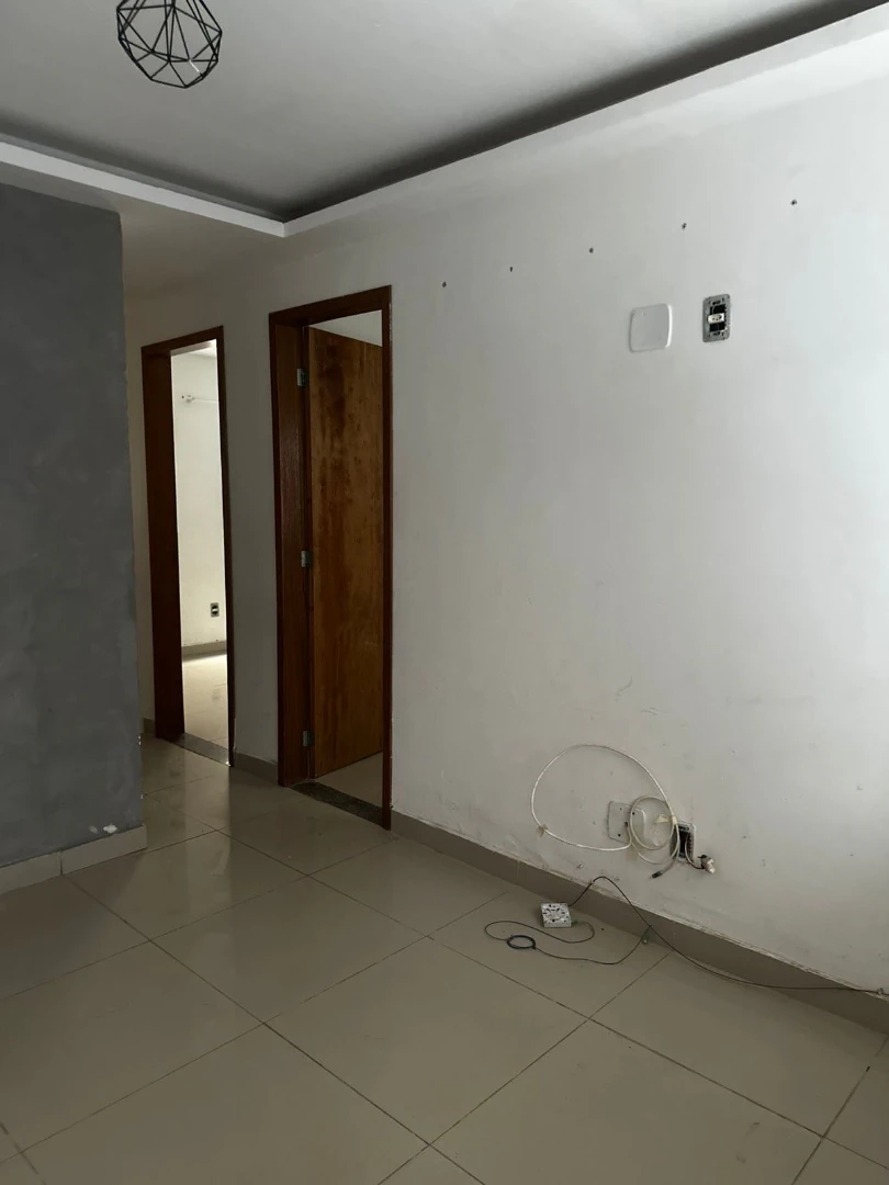 Unfurnished 2-bedroom apartment with laundry area — photo 13