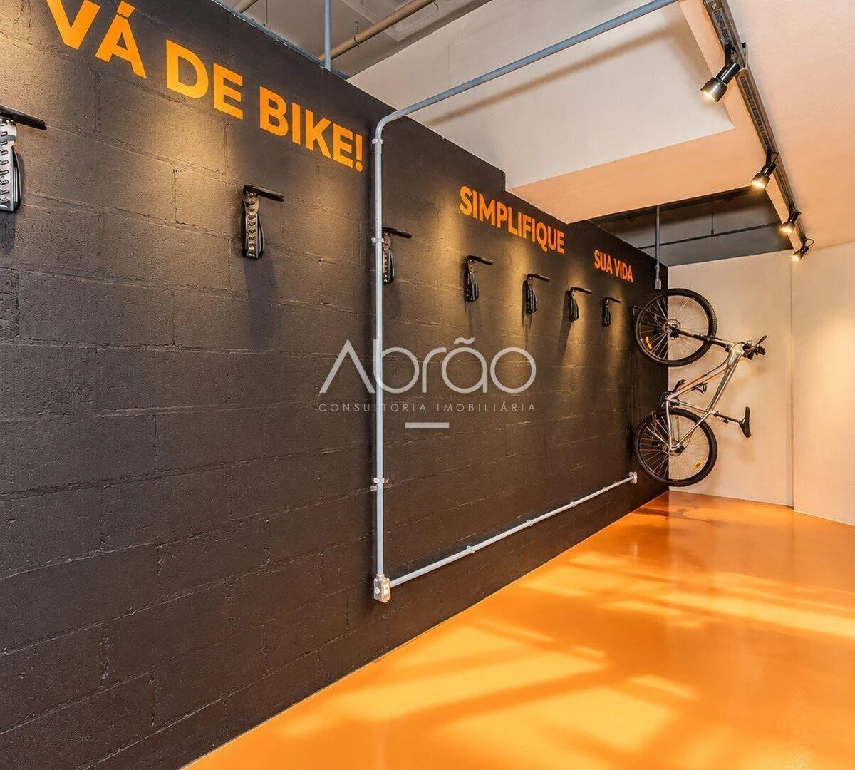 Studio mobiliado, 28 m², com janelas do piso ao teto — photo 26