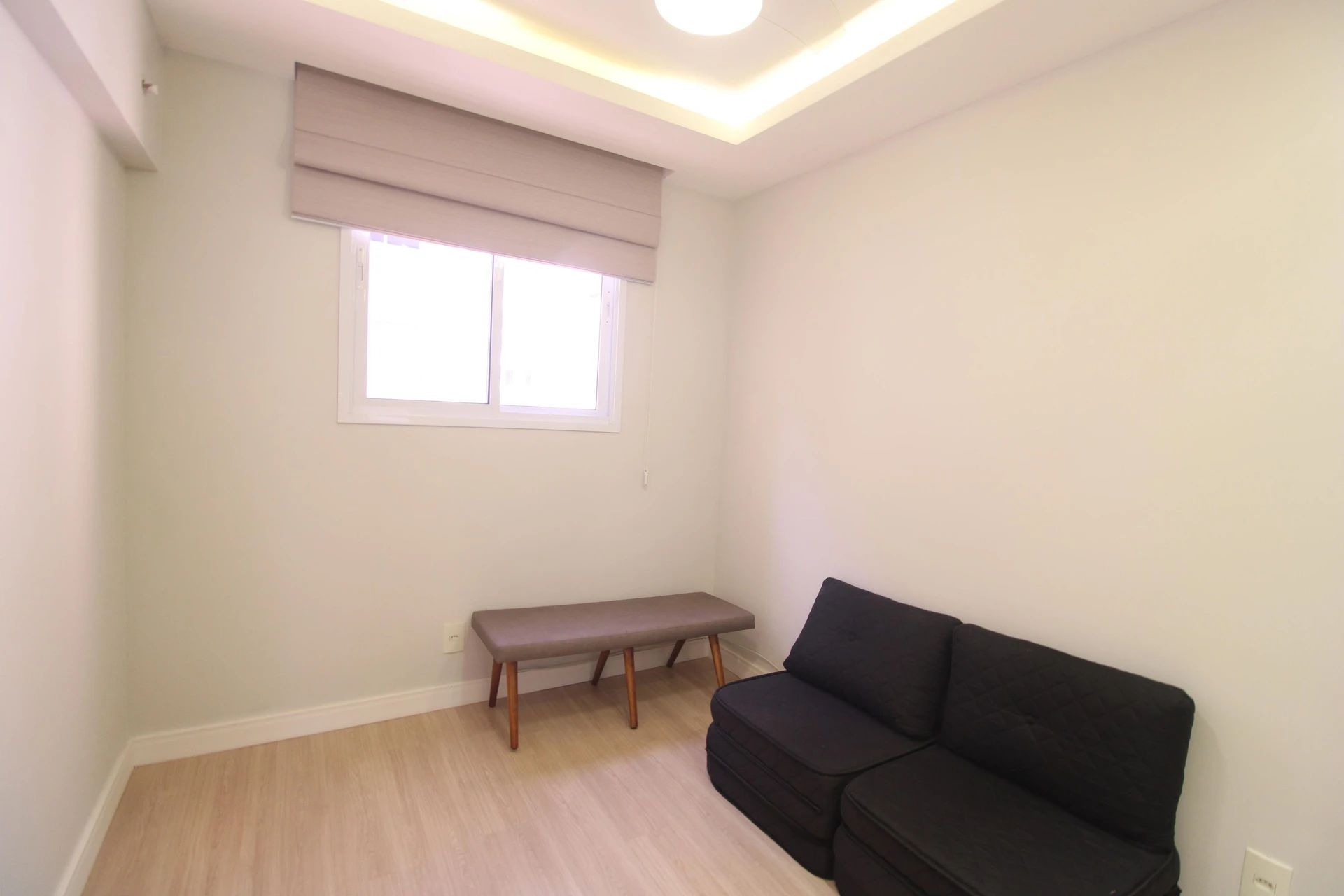 Furnished apartment, 72 m², with a glass-enclosed balcony — photo 28