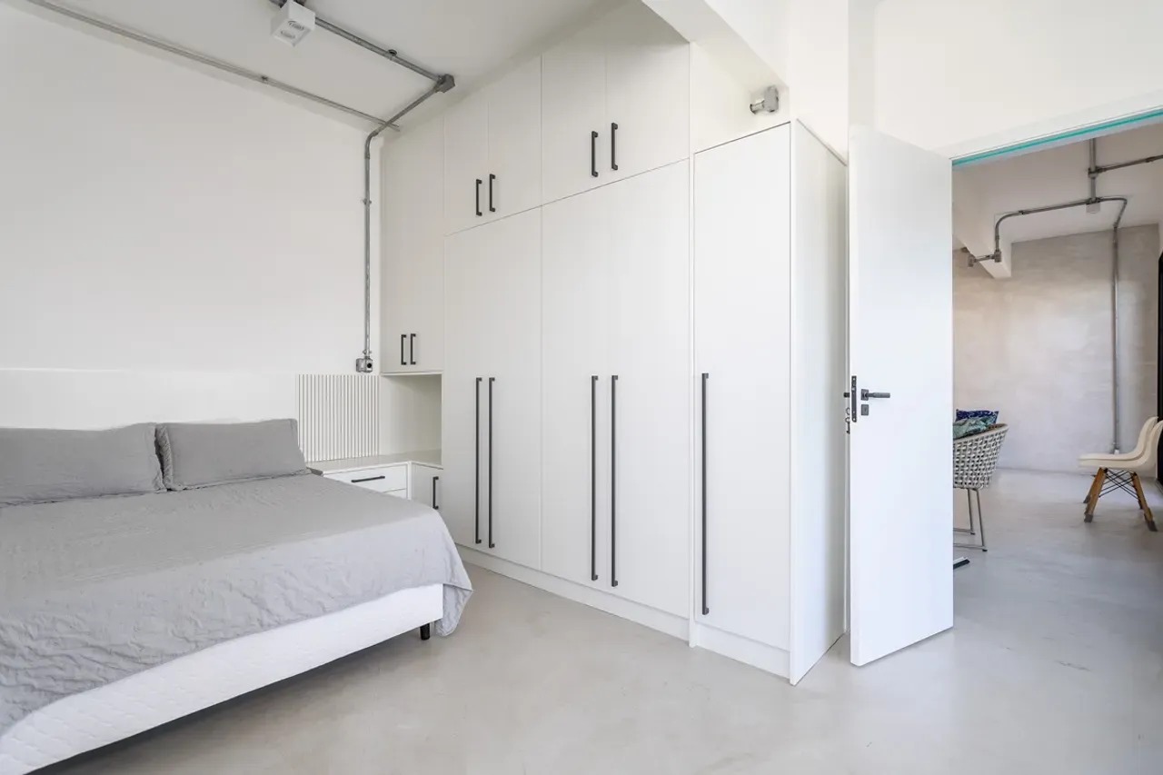 Furnished apartment with 2 bedrooms and enclosed balcony — photo 25