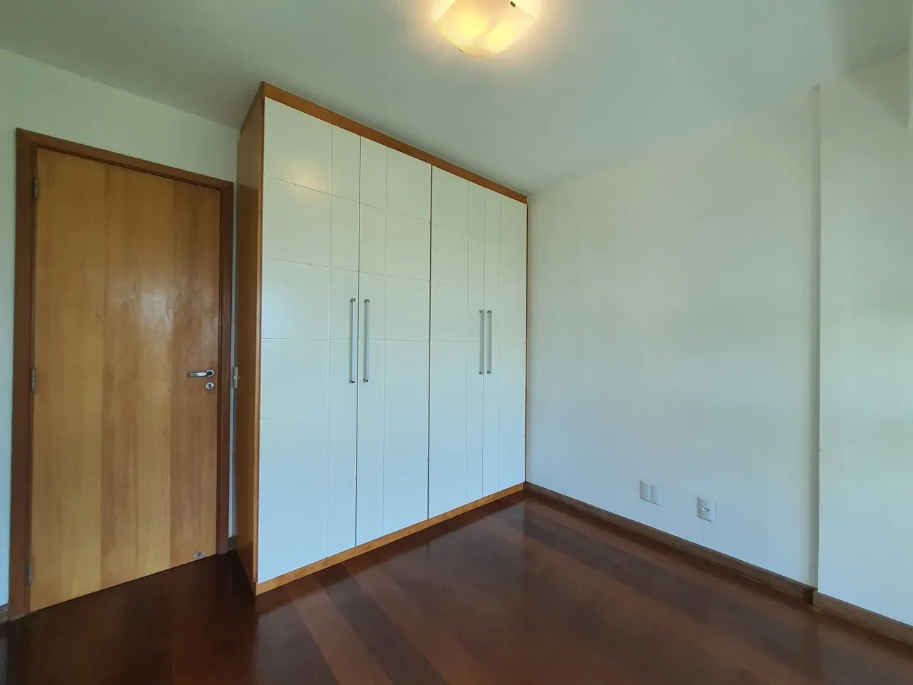 Park view in a 2-bedroom apartment, 90 m² — photo 29