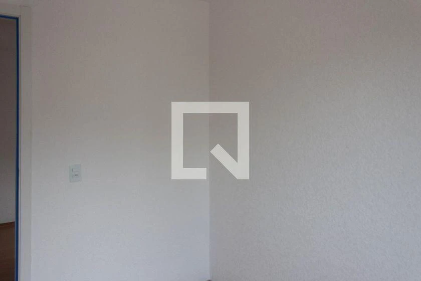 Apartamento de 2 quartos com piso de madeira ou laminado — photo 33