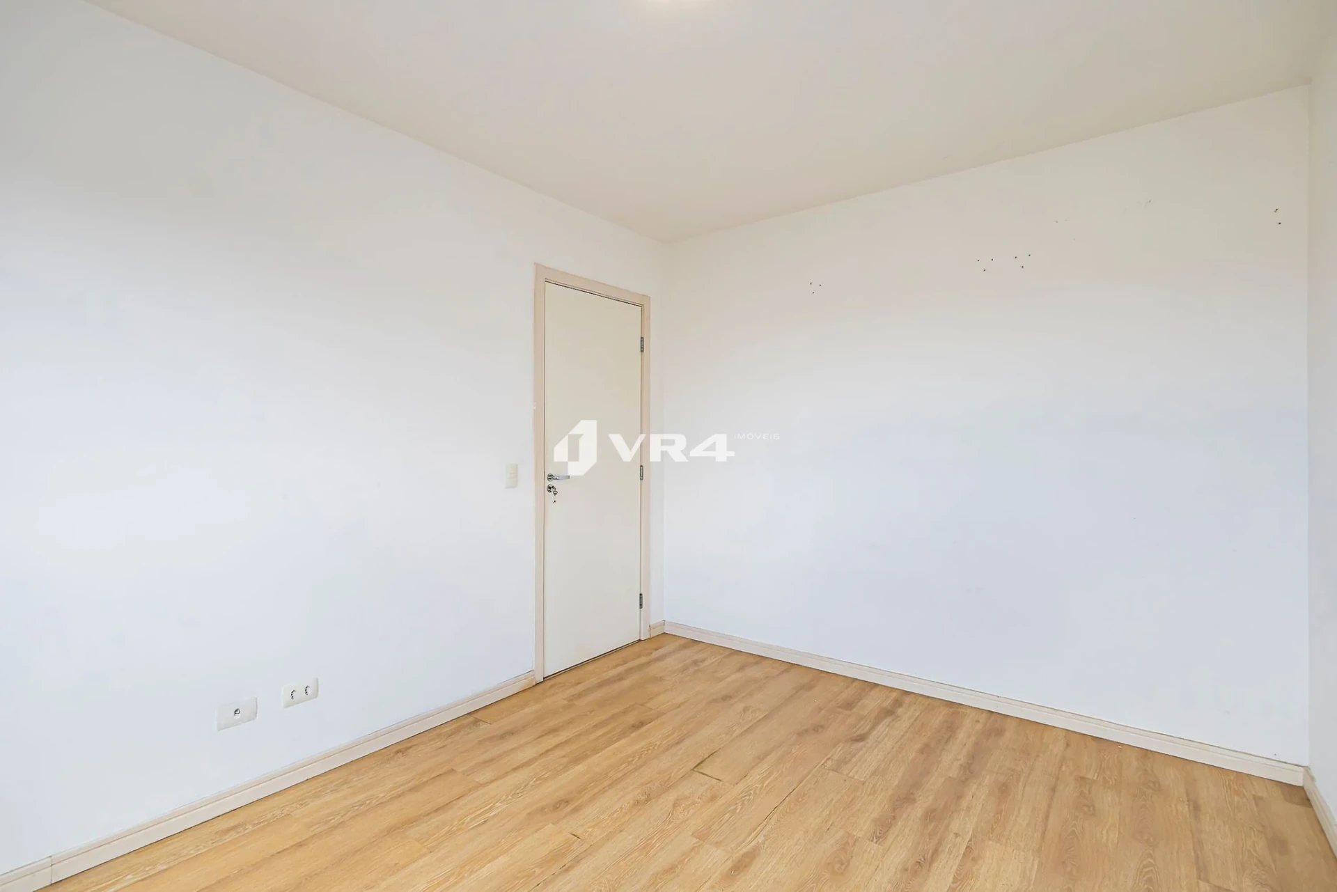 Furnished 1-bedroom apartment with 1 parking spot — photo 24
