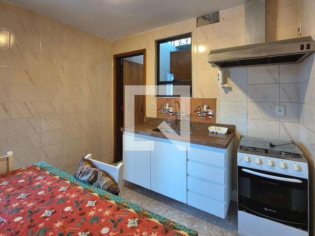 Furnished apartment with 3 en-suite bedrooms and 3 baths — photo 11