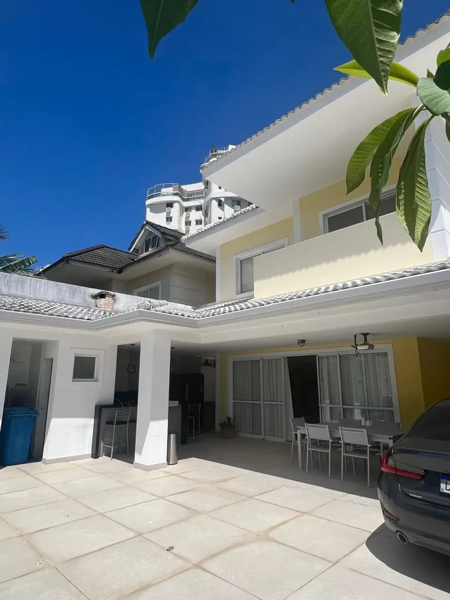 Rental house with 4 bedrooms, 5 bathrooms and 380 m² — photo 15