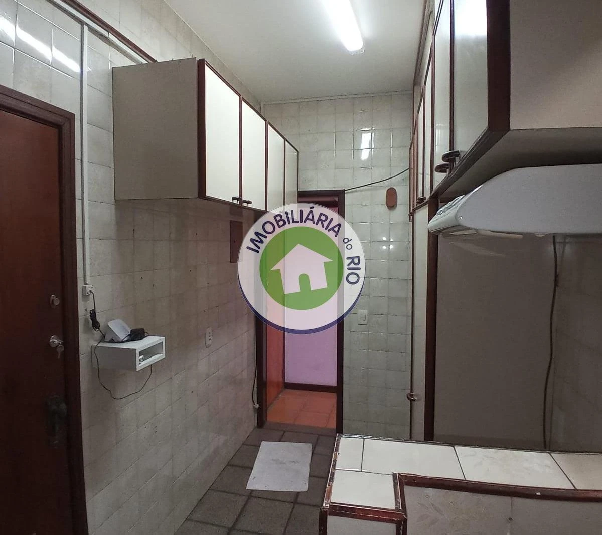 3-bedroom, 2-bath apartment with no parking space — photo 33