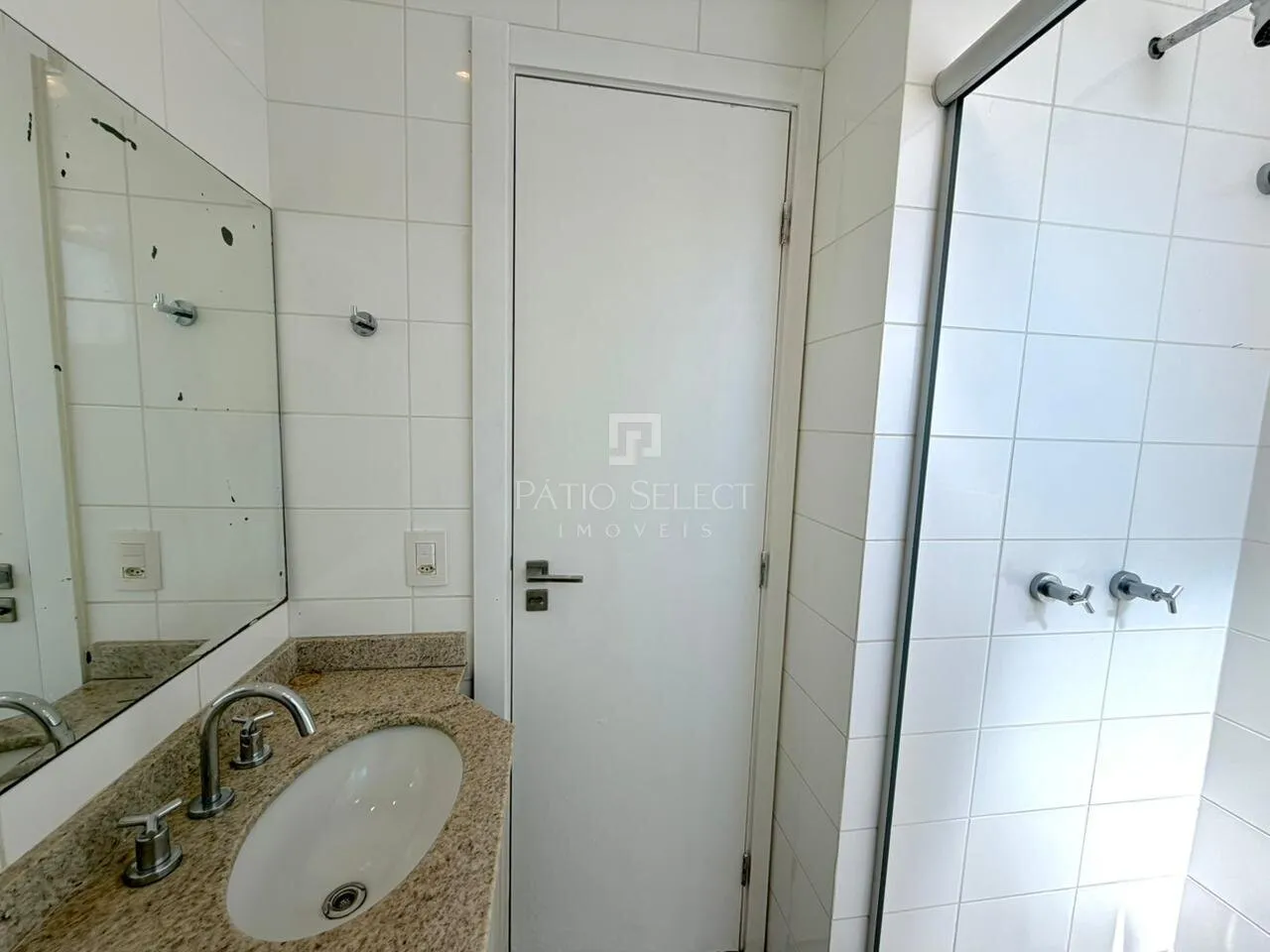 3-bedroom apartment with a washing machine in Curitiba — photo 54