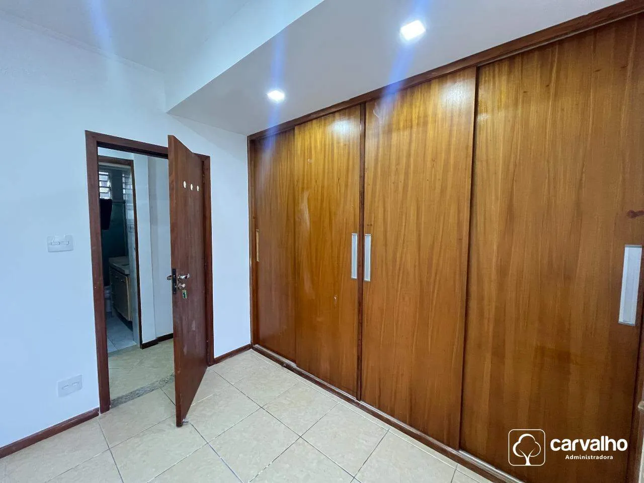 148 m² apartment with a bathtub and a water view — photo 6