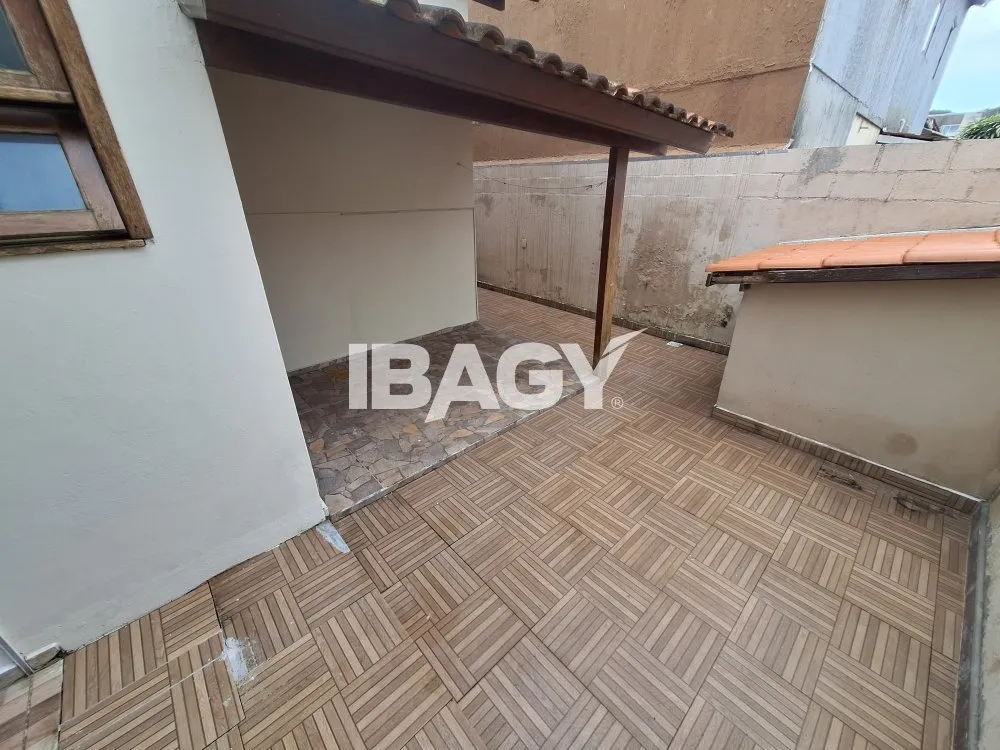 Casa de 3 dormitorios con parrilla de balcón — photo 31