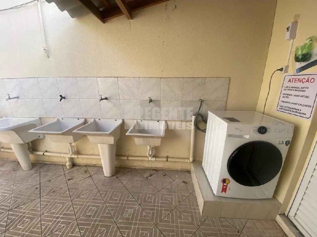 Furnished 30 m² studio with 1 parking space and 1 bath — photo 16