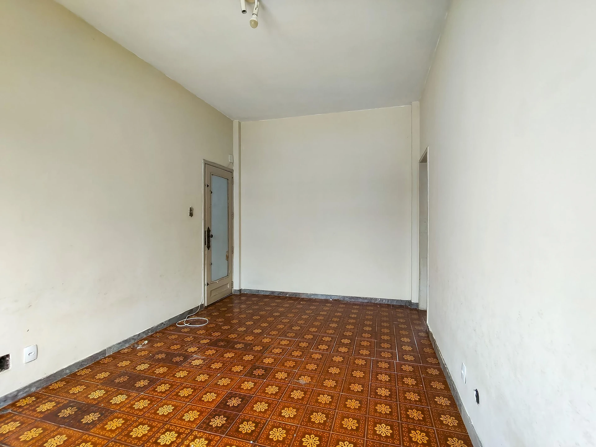 Rental apartment with 2 bedrooms and 2 bathrooms — photo 26