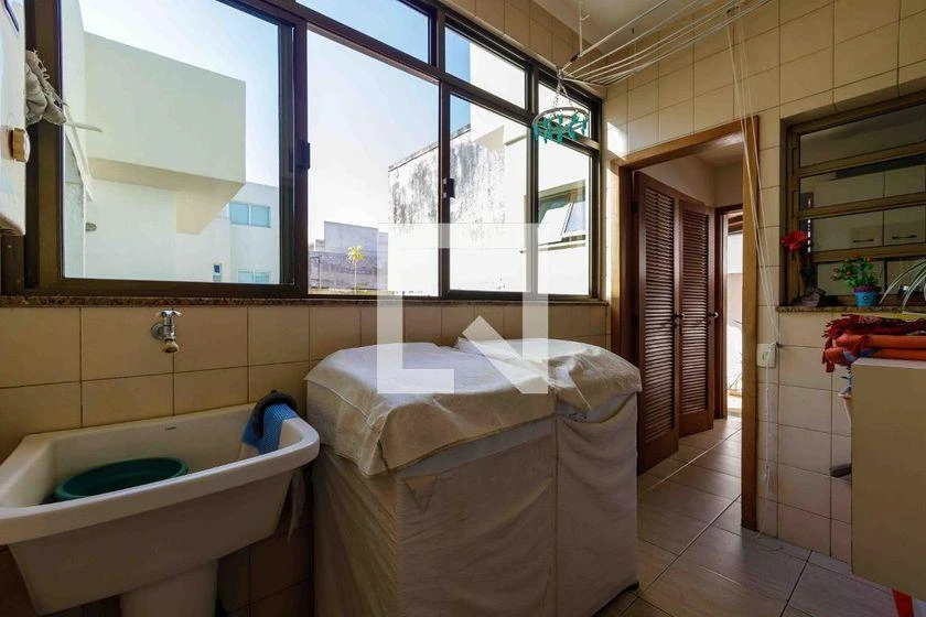 Apartamento amueblado de 5 dormitorios y 360 m² — photo 49