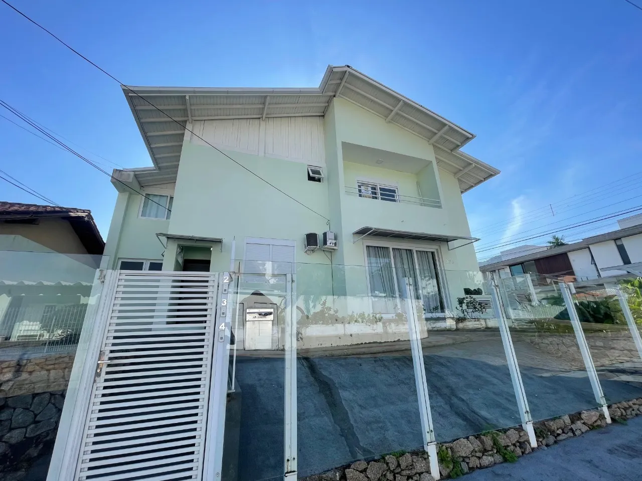 Furnished 2-bedroom apartment, 78 m² with 1 parking spot