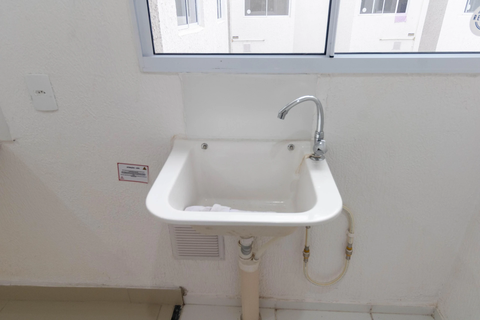2-bedroom apartment with 1 bathroom and no parking — photo 23