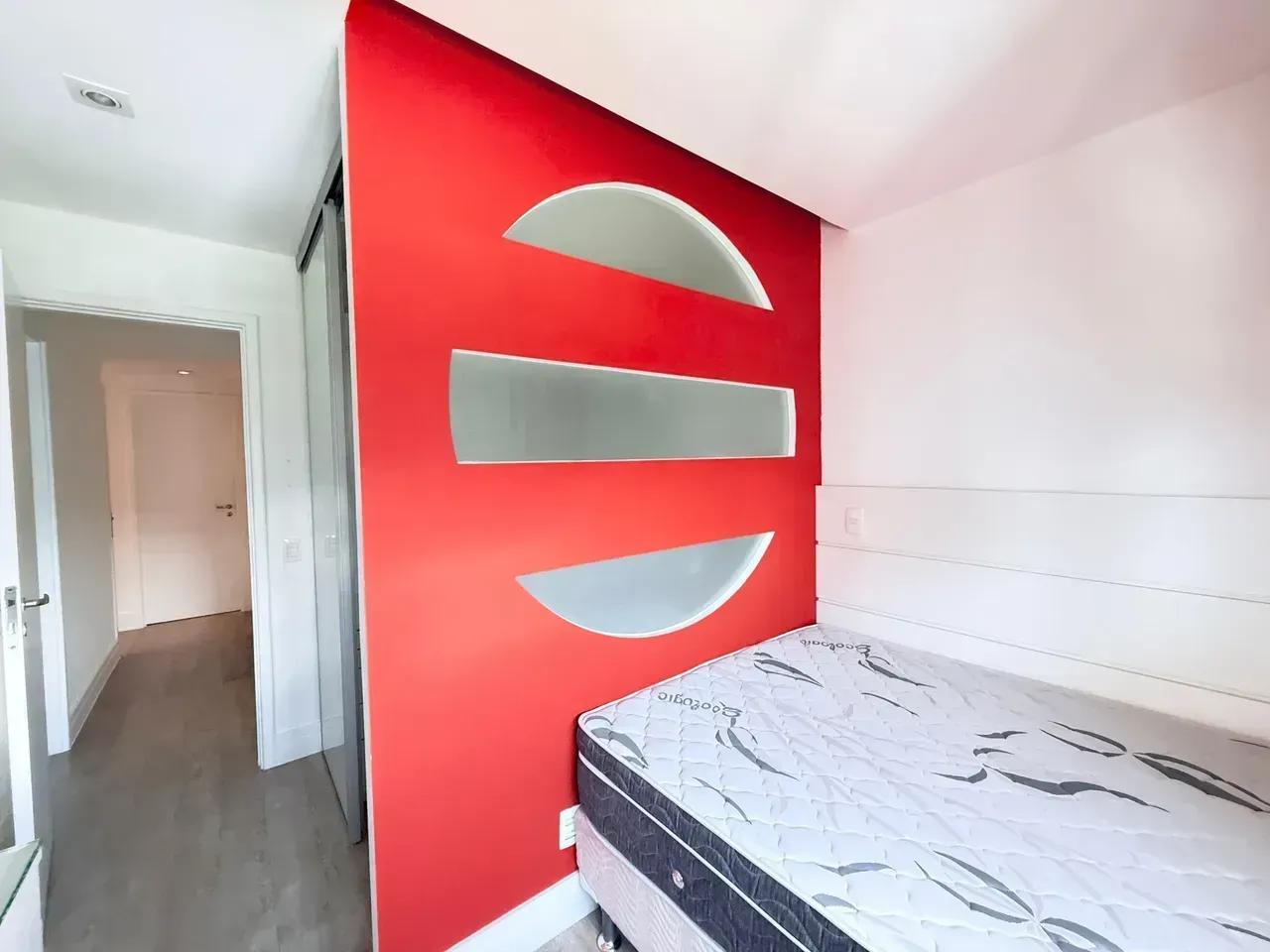 Rental apartment with 4 bedrooms and 157 m² — photo 2