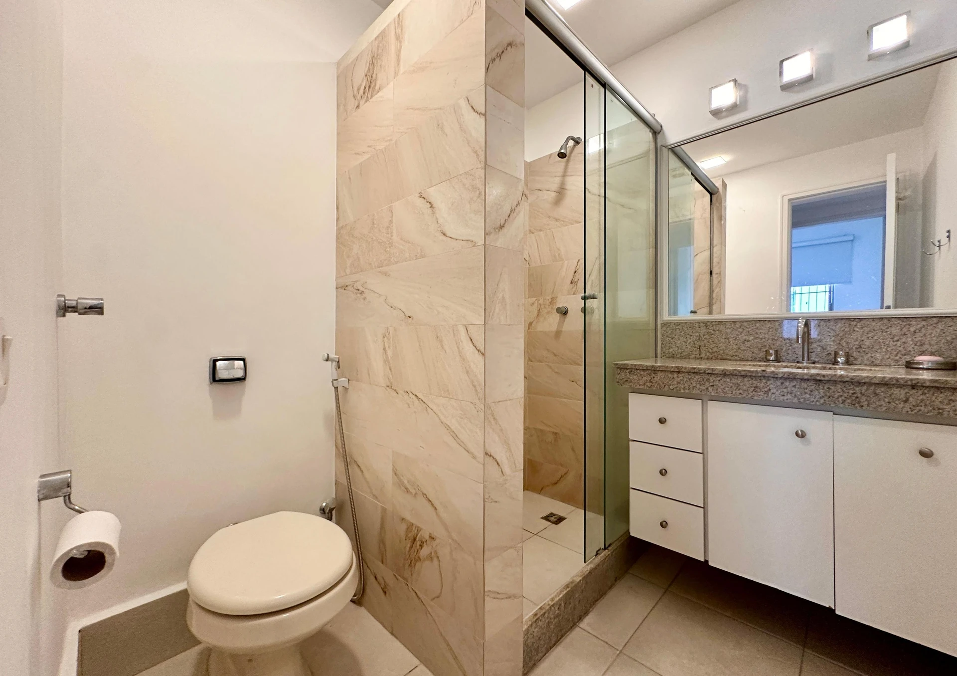 Rental apartment with 3 bedrooms and 1 en-suite — photo 21