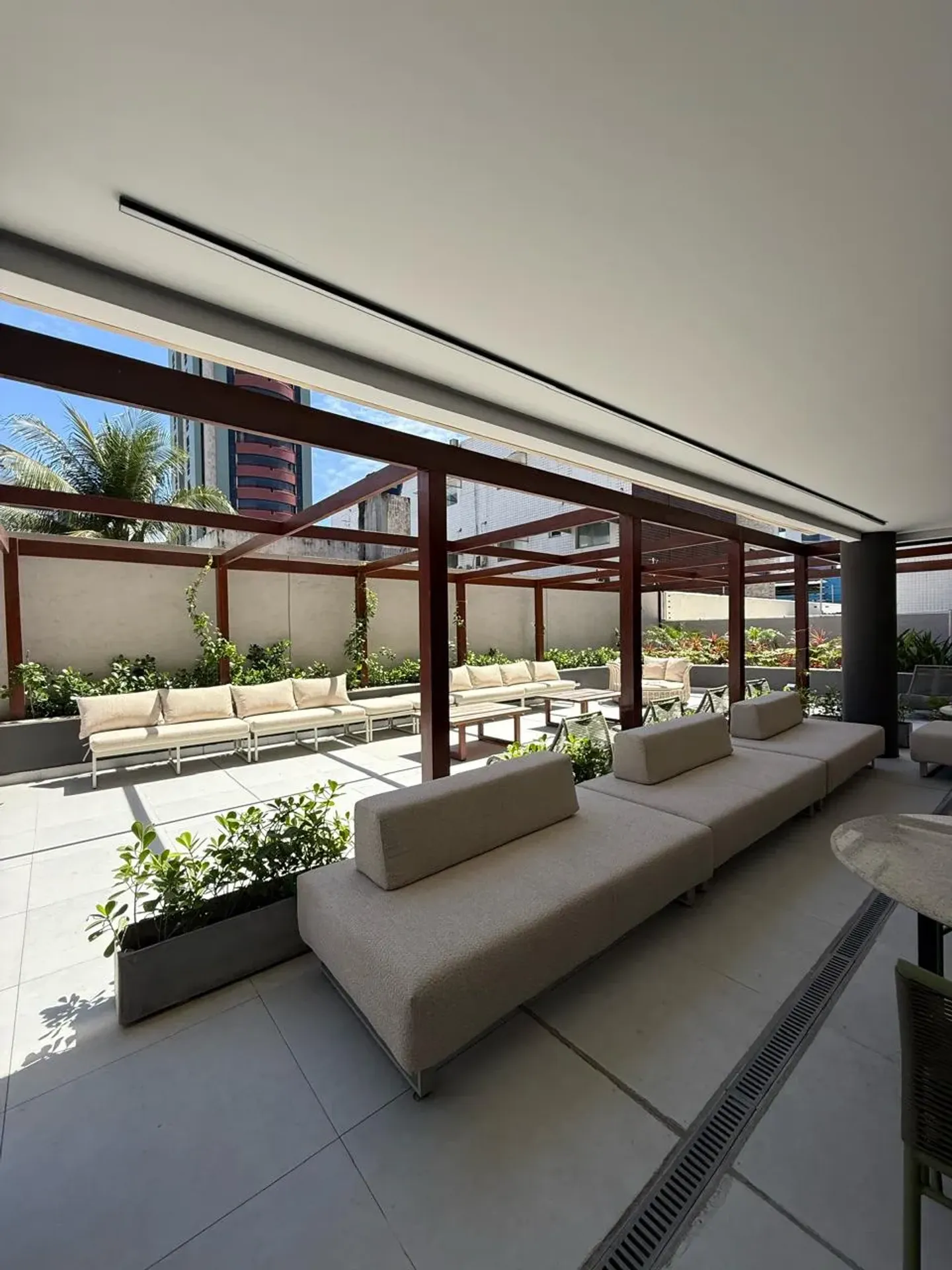 Приватное барбекю и 2 спальни: квартира 63 м² — photo 8