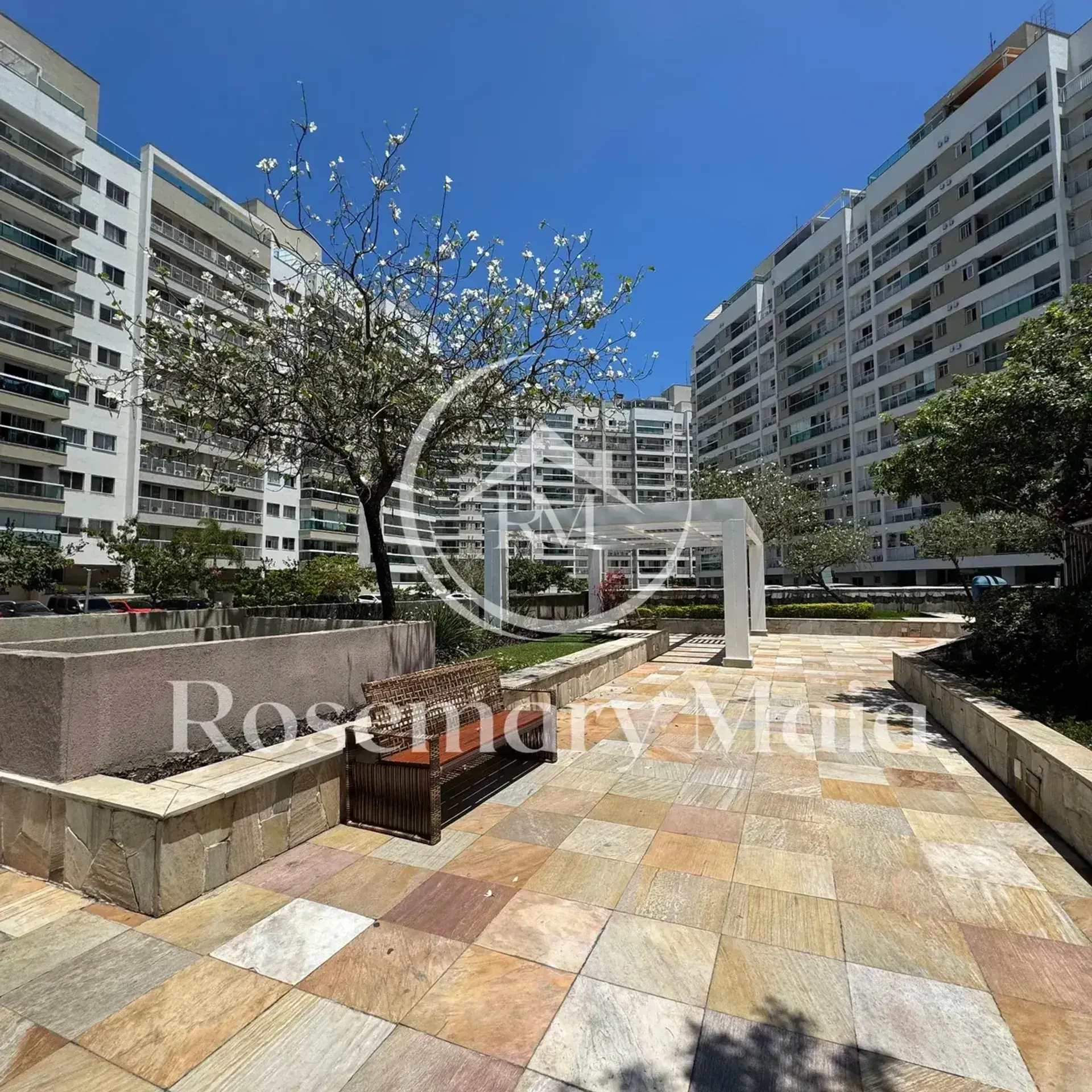 Duplex penthouse with 4 bedrooms and city view — photo 42