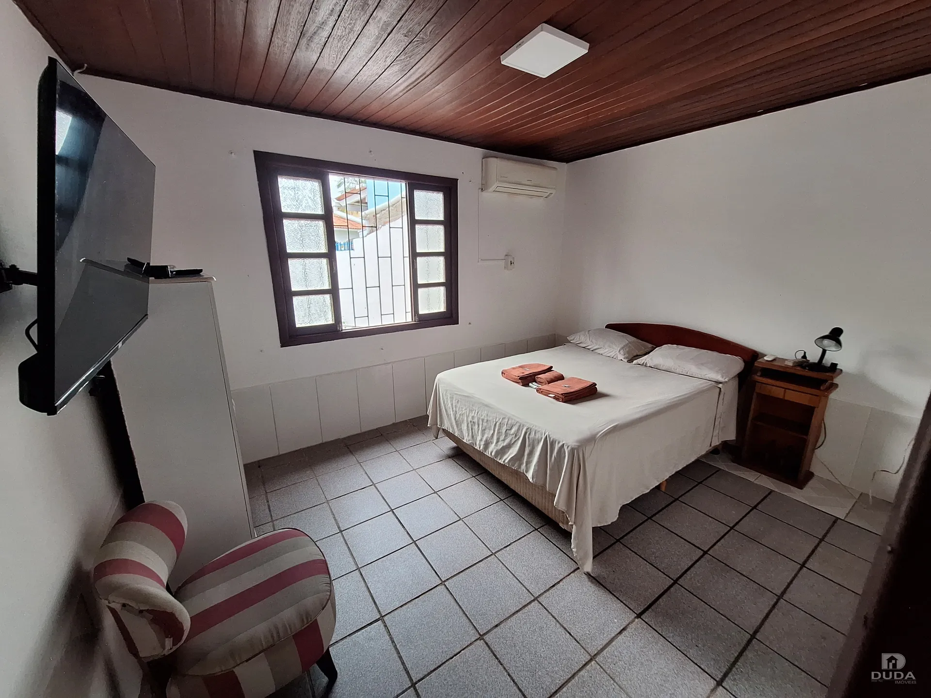 Casa amueblada con cocina cerrada y fogón a gas — photo 4