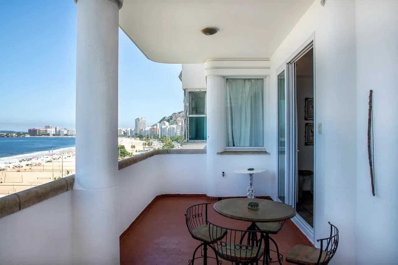 Furnished apartment with 3 bedrooms and a balcony — photo 20