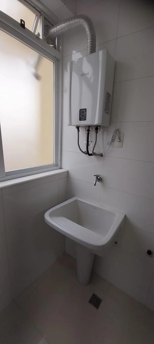 2-bedroom apartment with a mountain view — photo 17