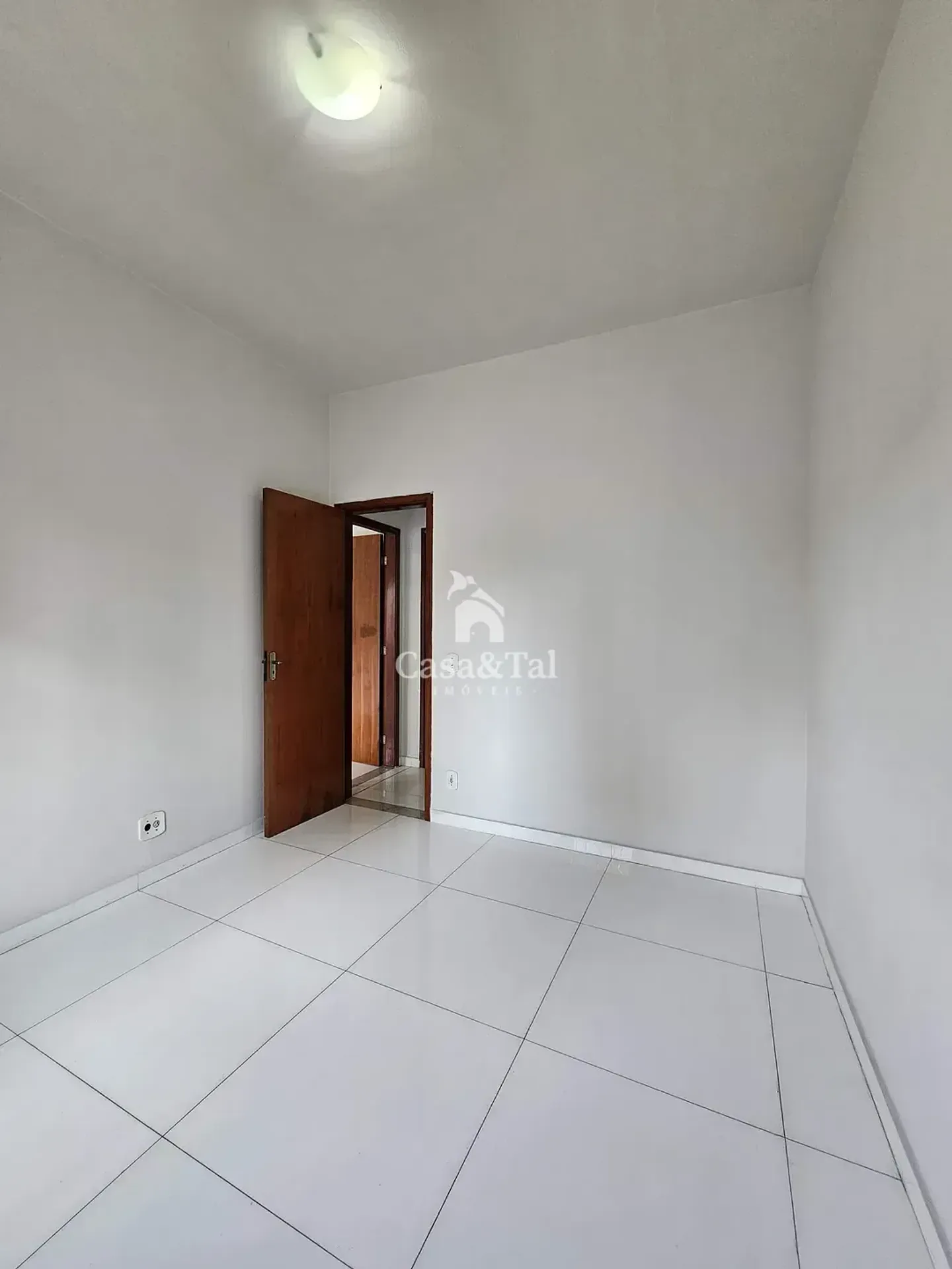 Unfurnished apartment with air conditioning and 3 bedrooms — photo 20