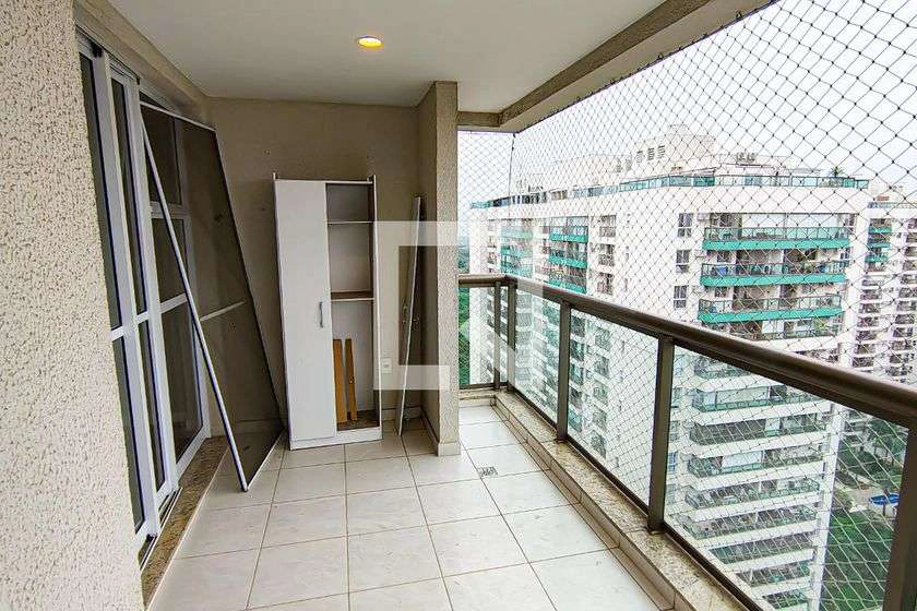 Apartamento vazio de 3 quartos com varanda e 185 m² — photo 9