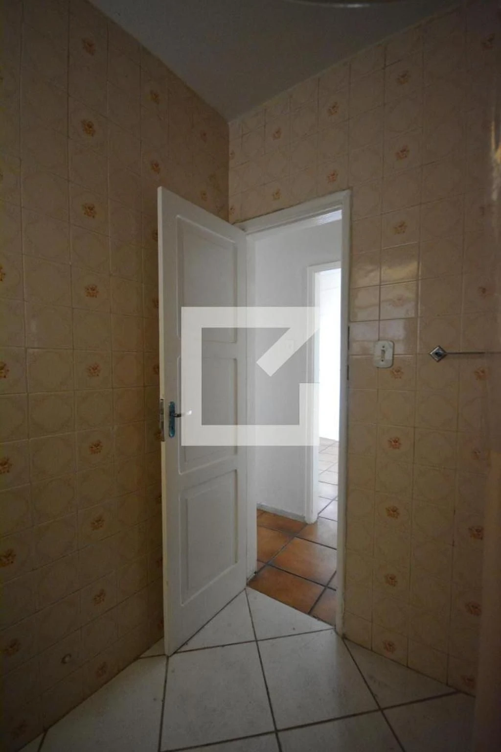 2-bedroom apartment with 1 bathroom, no parking space — photo 17